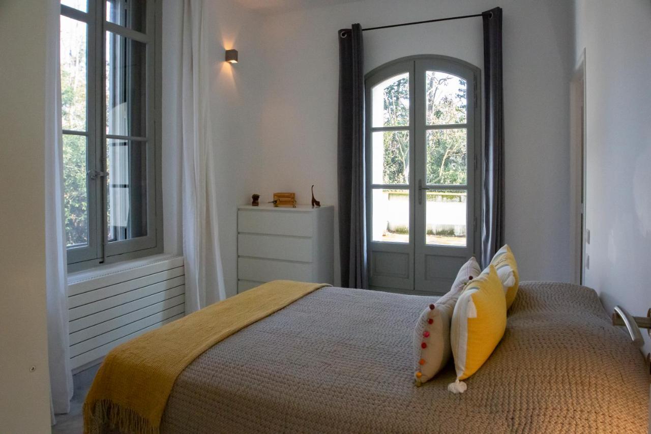 Mas Des Becasses, En Provence - 22 Personnes Villa Арл Екстериор снимка