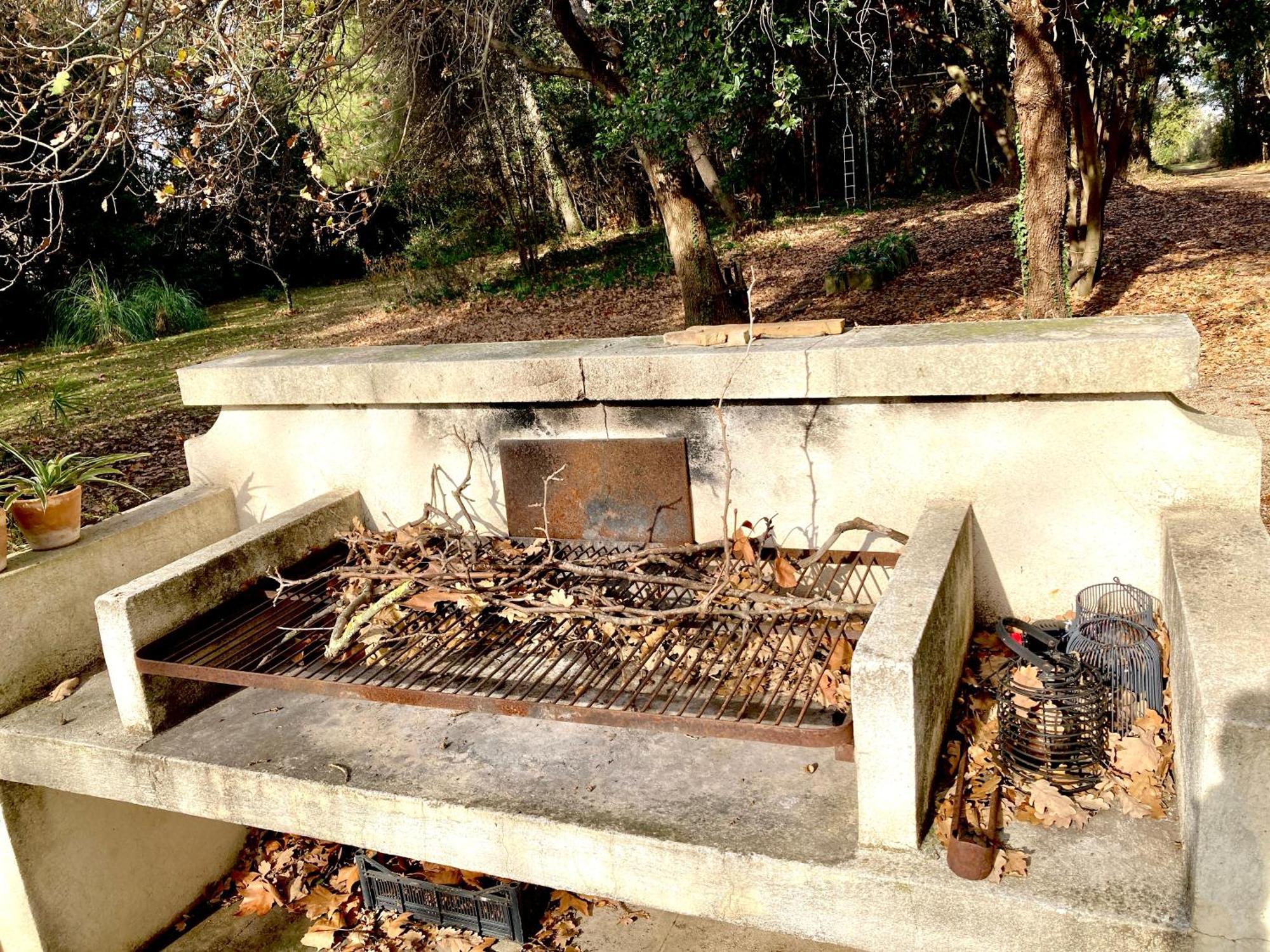 Mas Des Becasses, En Provence - 22 Personnes Villa Арл Екстериор снимка