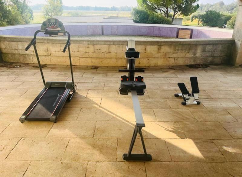 Mas Des Becasses, En Provence - 22 Personnes Villa Арл Екстериор снимка